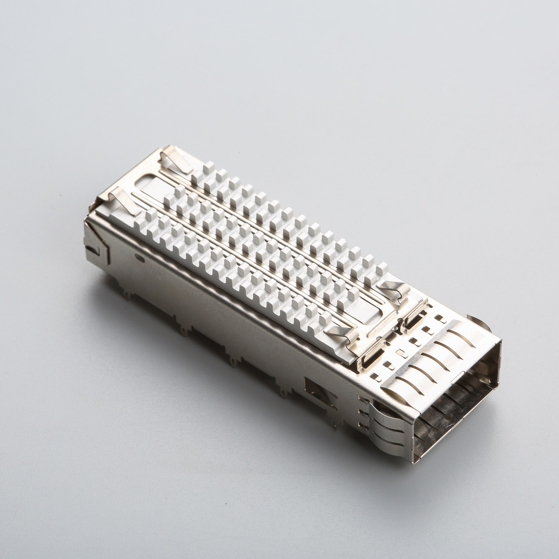 板對(duì)板連接器